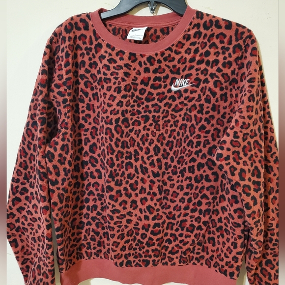 Nike Tops - Nike Leopard Print Fleece Sweater Pull Over Small EUC